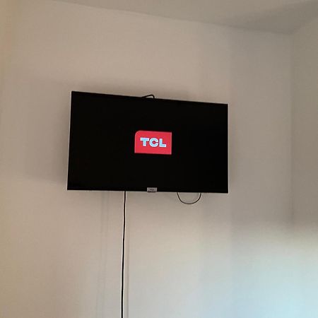 Comfy, Cosy Small Double With Wi-Fi Earley Zewnętrze zdjęcie